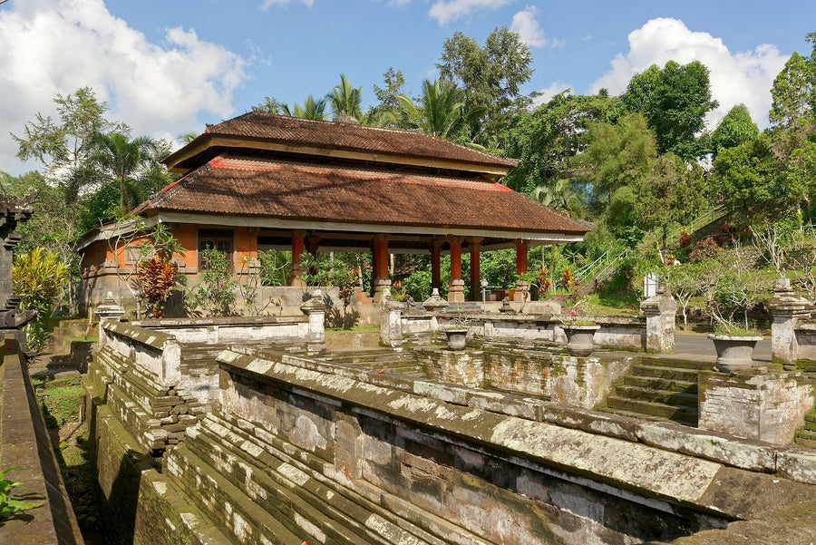 Bali + Tailandia · 7 Ago – 23 Ago 2027
