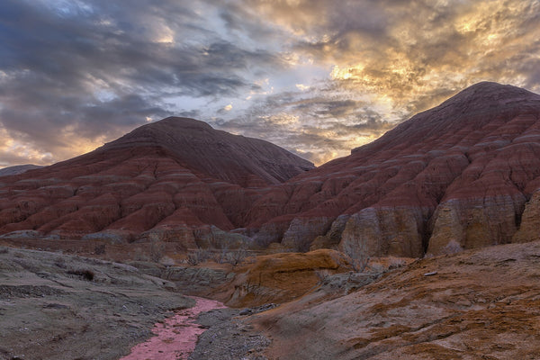 Montanas Aktau en el Parque Nacional Altyn-Emel, Kazajistan